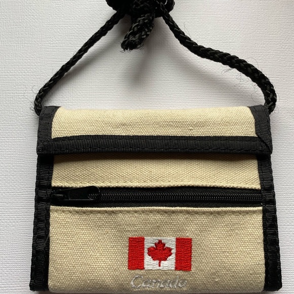 Canada Cloth Travel Wallet - Picture 3 of 3